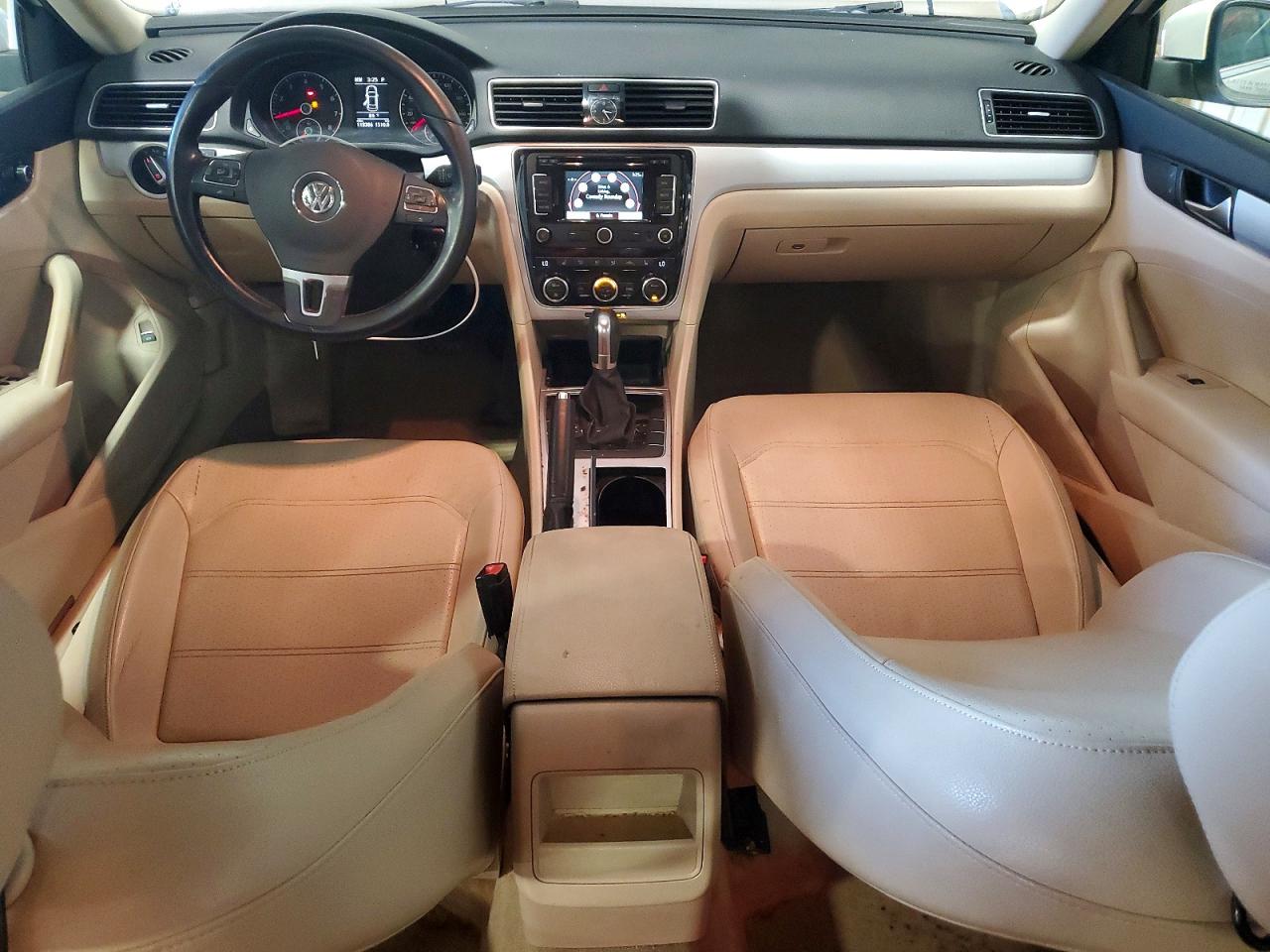 2012 VOLKSWAGEN PASSAT SE photo 8