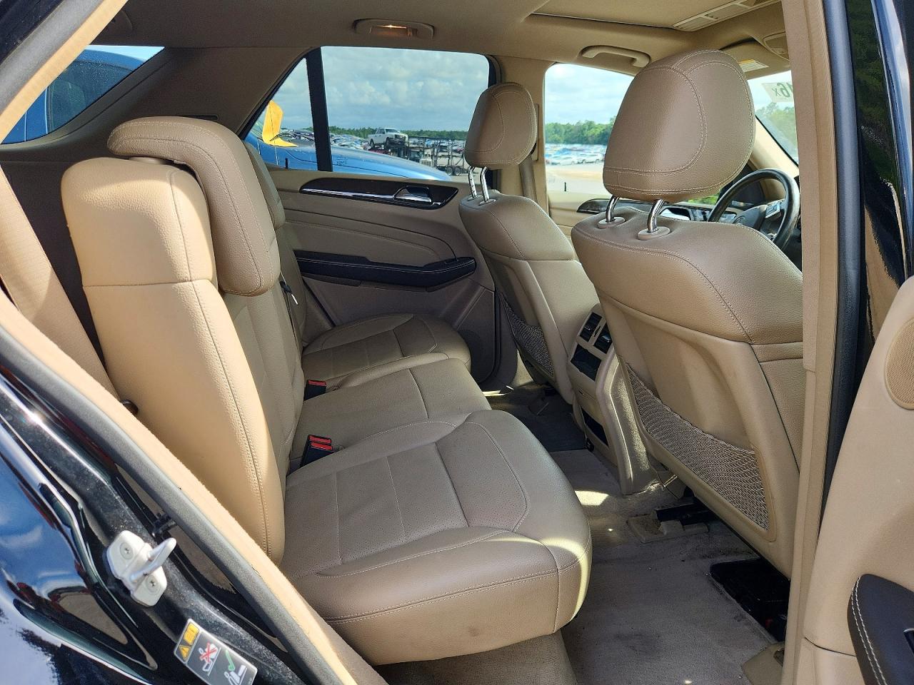 2015 MERCEDES-BENZ ML 250 BLUETEC photo 31