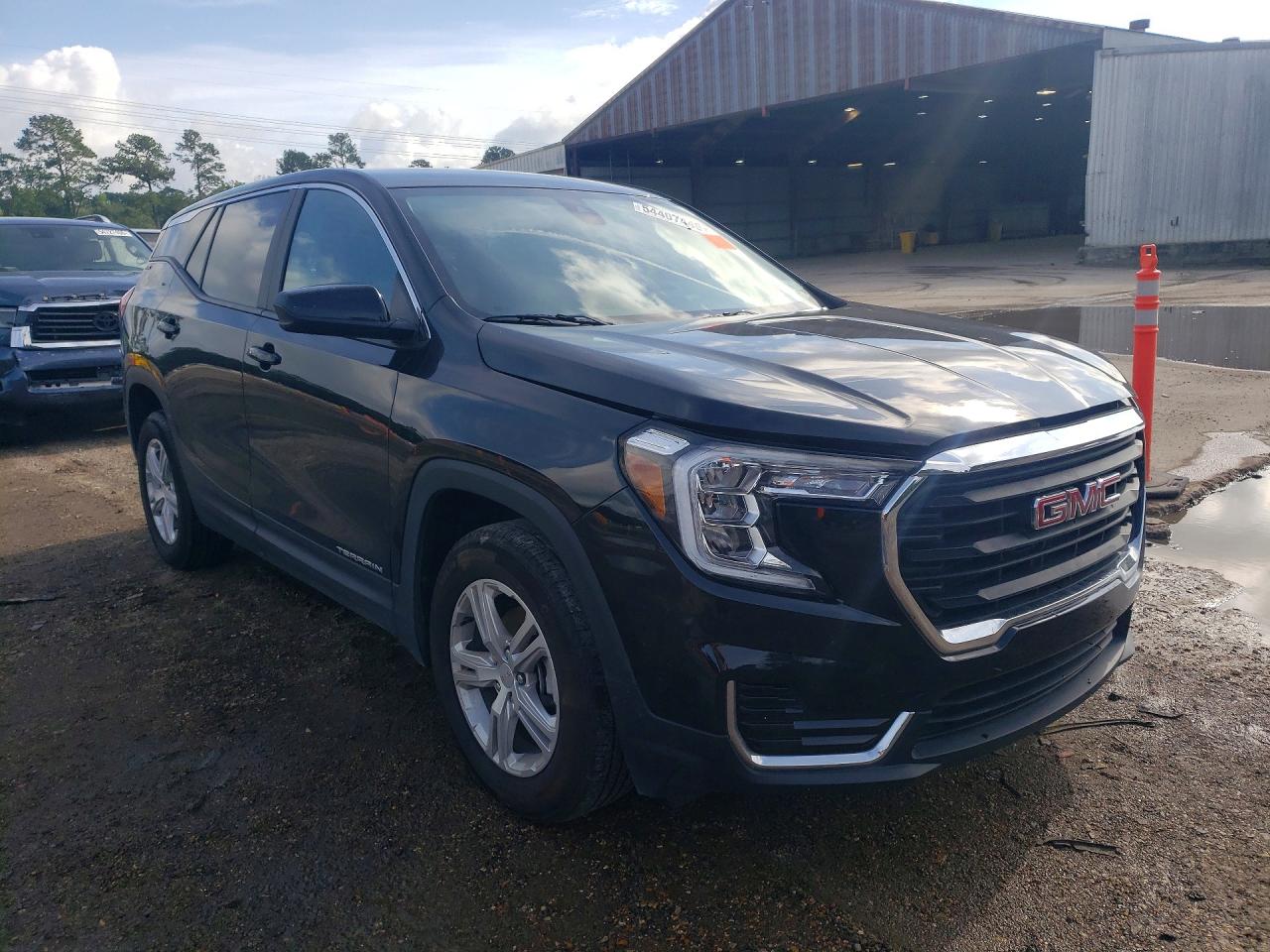 2024 GMC TERRAIN SLE photo 7