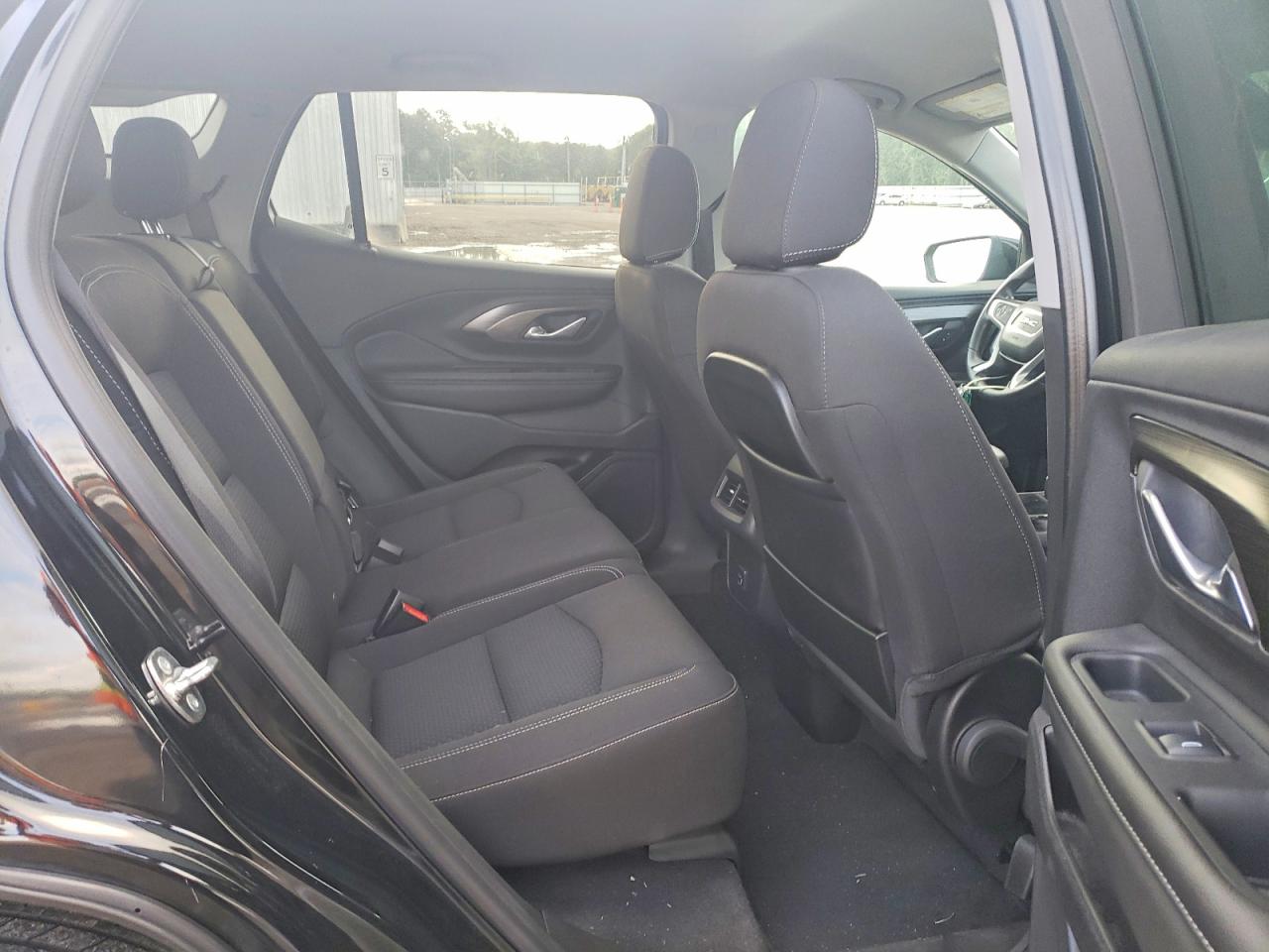 2024 GMC TERRAIN SLE photo 21