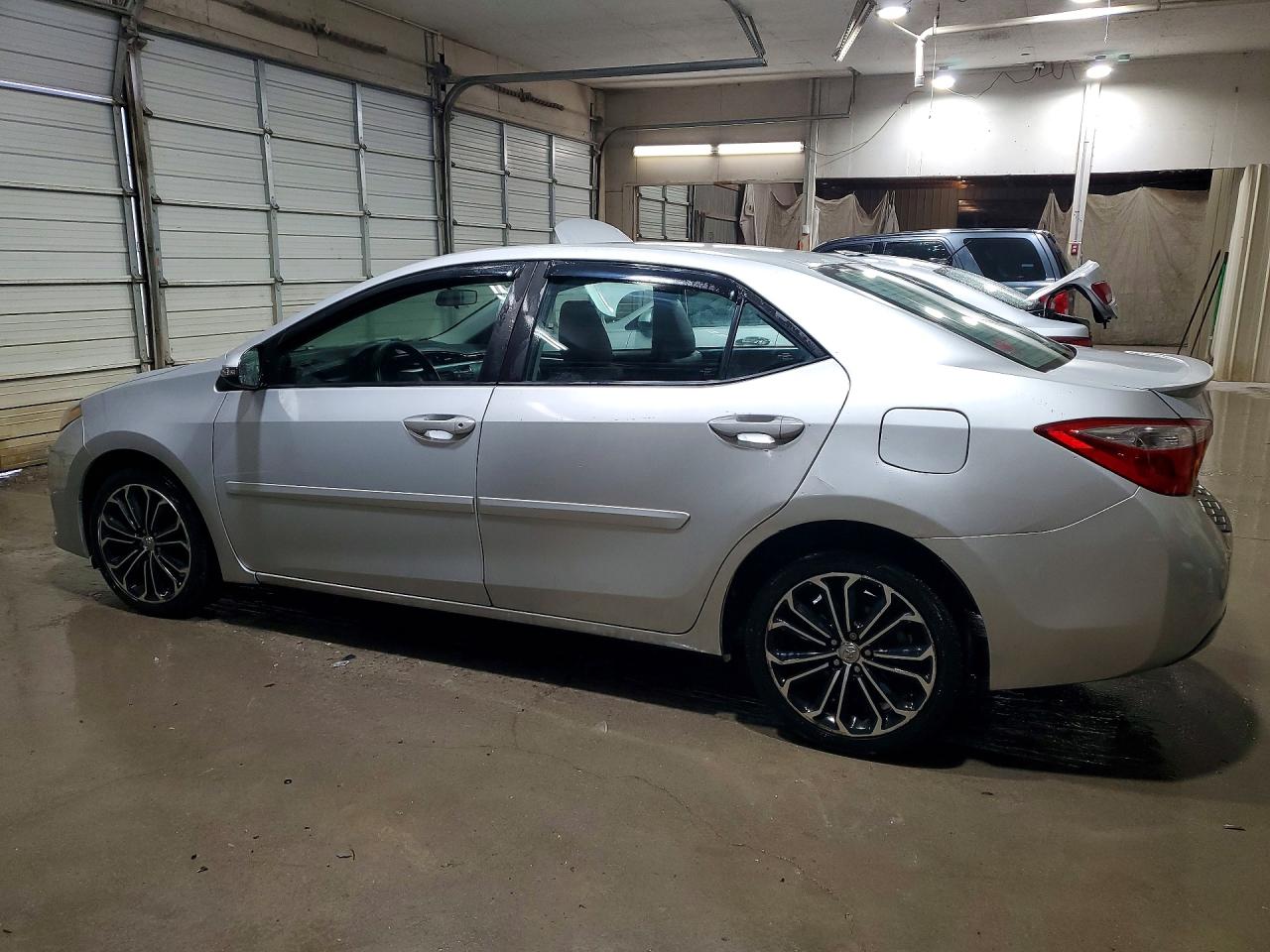 2014 TOYOTA COROLLA S PLUS photo 3