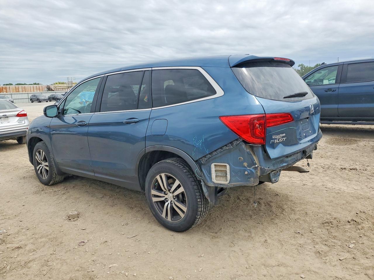 2016 HONDA PILOT EXL photo 3