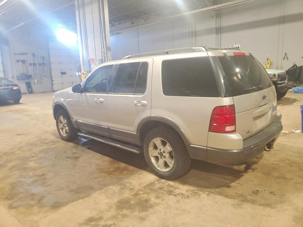 2002 FORD EXPLORER XLT photo 4