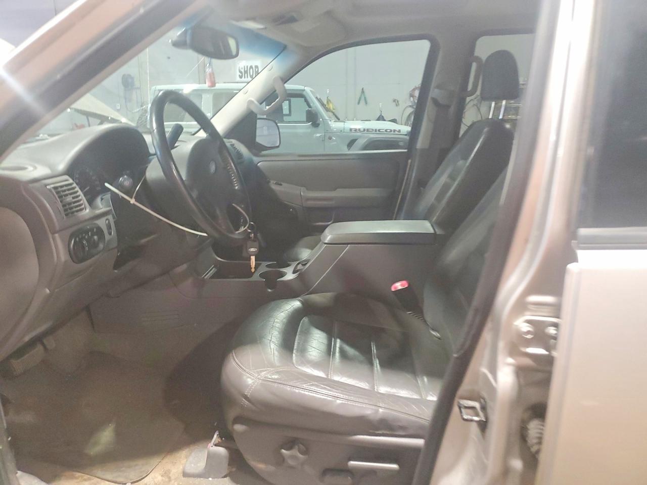 2002 FORD EXPLORER XLT photo 19