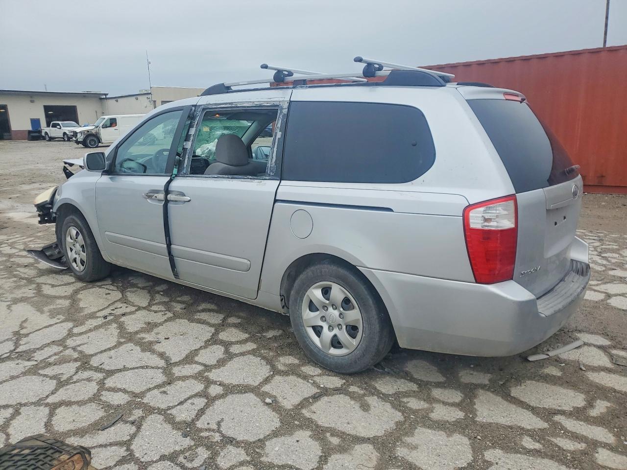 2008 KIA SEDONA LX photo 2