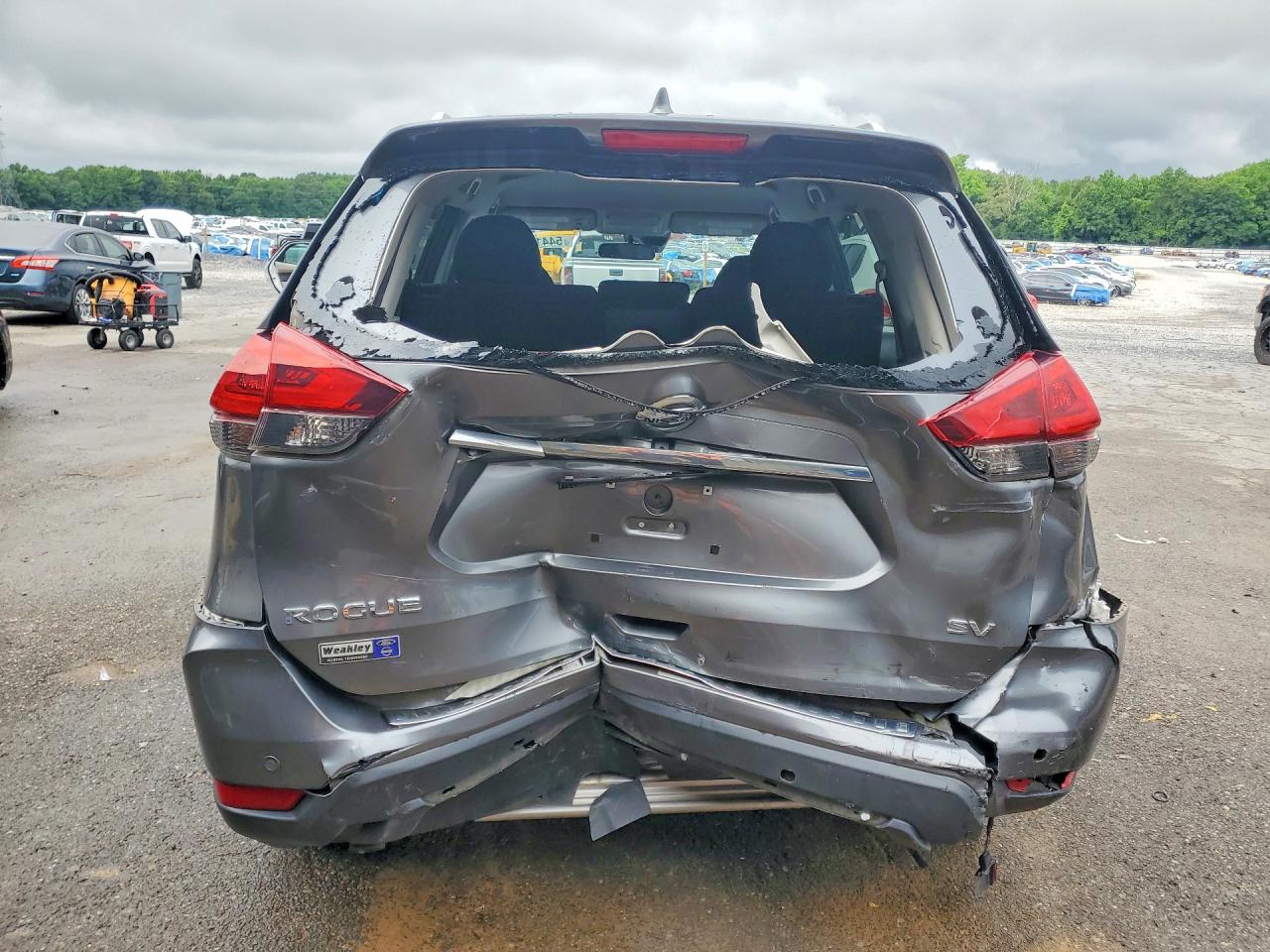 2019 NISSAN ROGUE SV photo 16