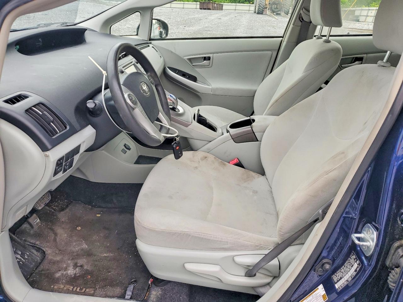 2012 TOYOTA PRIUS TWO photo 13