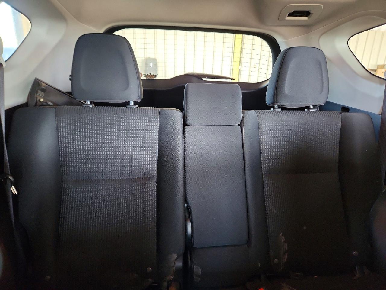 2018 TOYOTA RAV4 LE photo 9