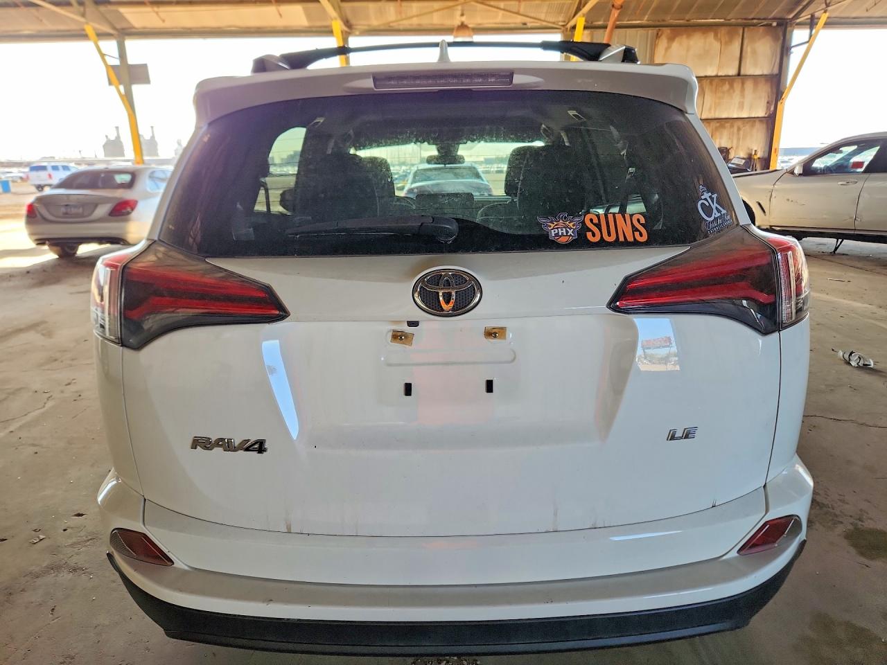 2018 TOYOTA RAV4 LE photo 5