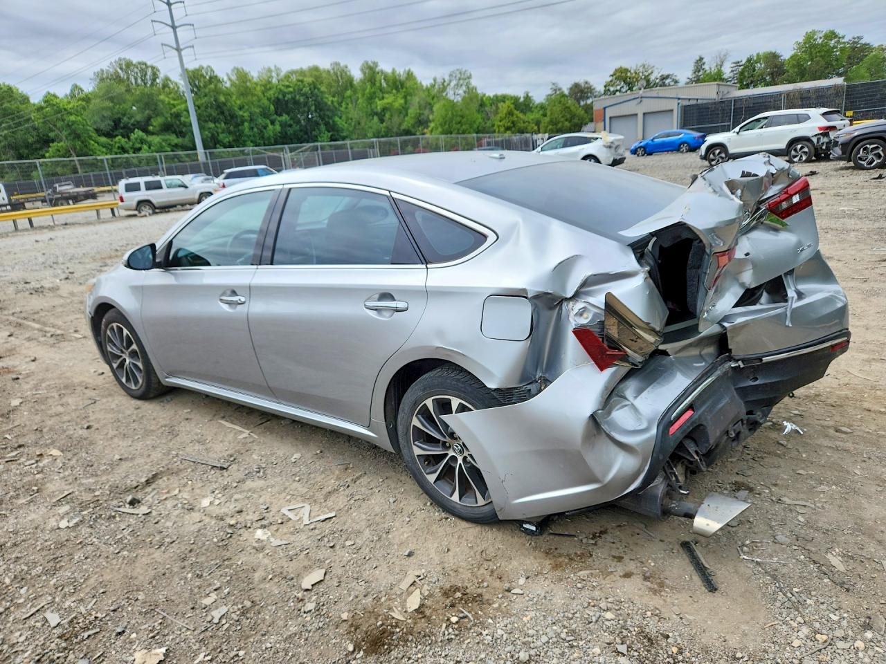 2016 TOYOTA AVALON XLE PREMIUM photo 4