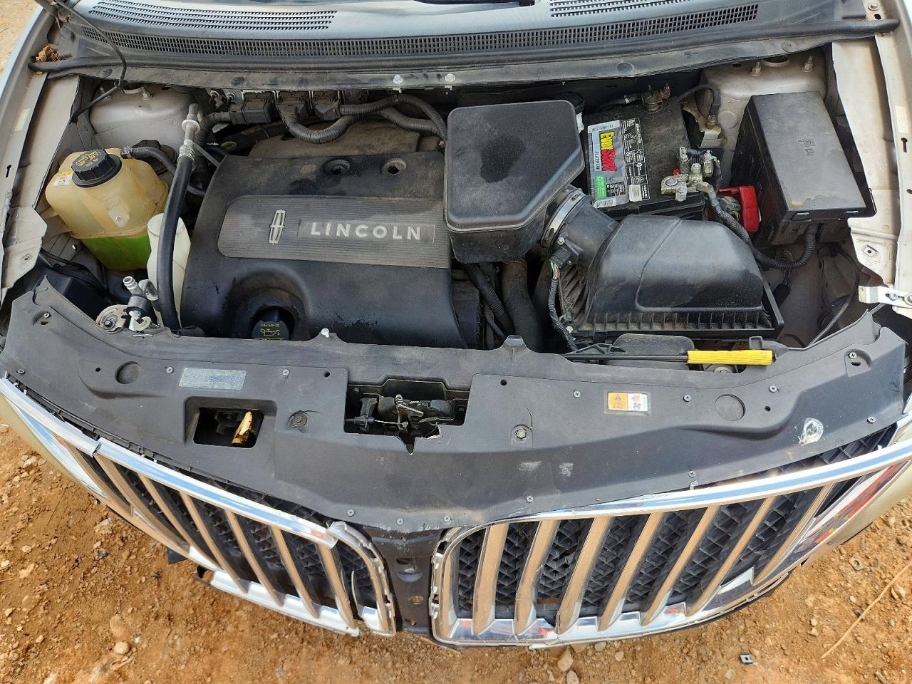 2011 LINCOLN MKX photo 12