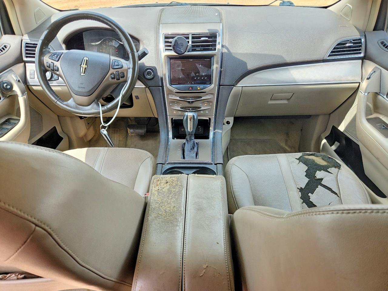 2011 LINCOLN MKX photo 8
