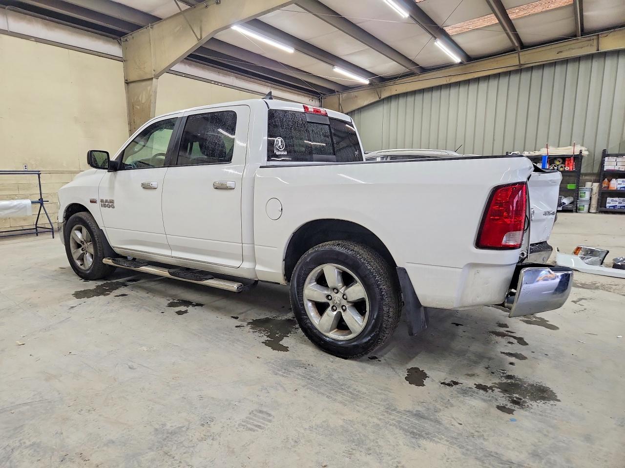 2014 RAM 1500 SLT photo 4