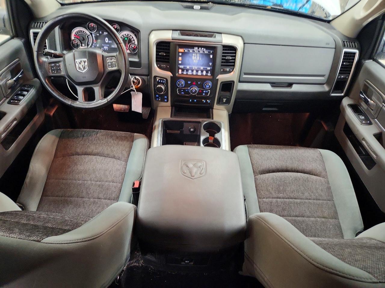 2014 RAM 1500 SLT photo 22