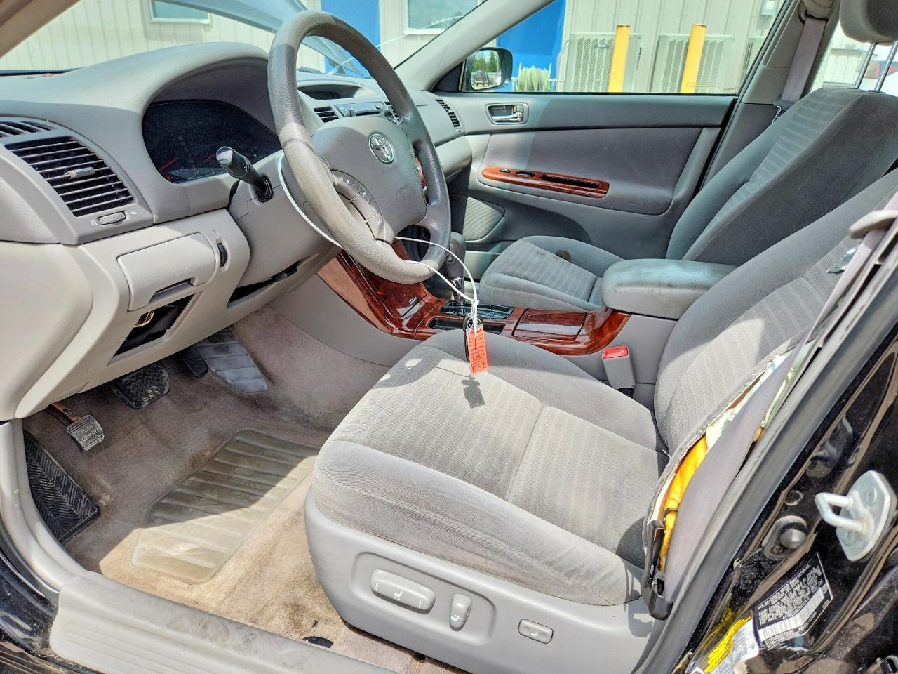 2005 TOYOTA CAMRY XLE photo 13