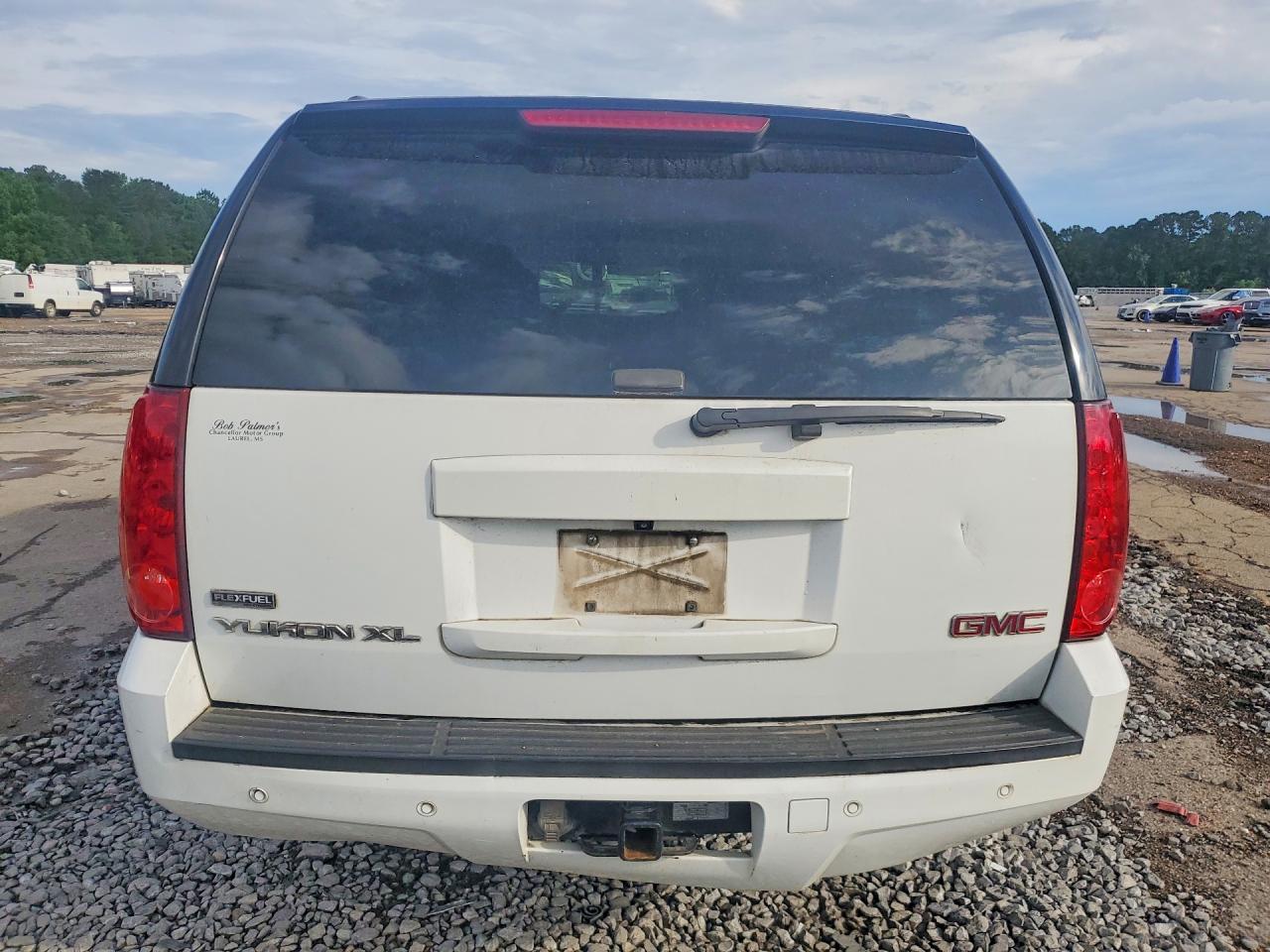 2009 GMC YUKON XL C1500 SLT photo 11