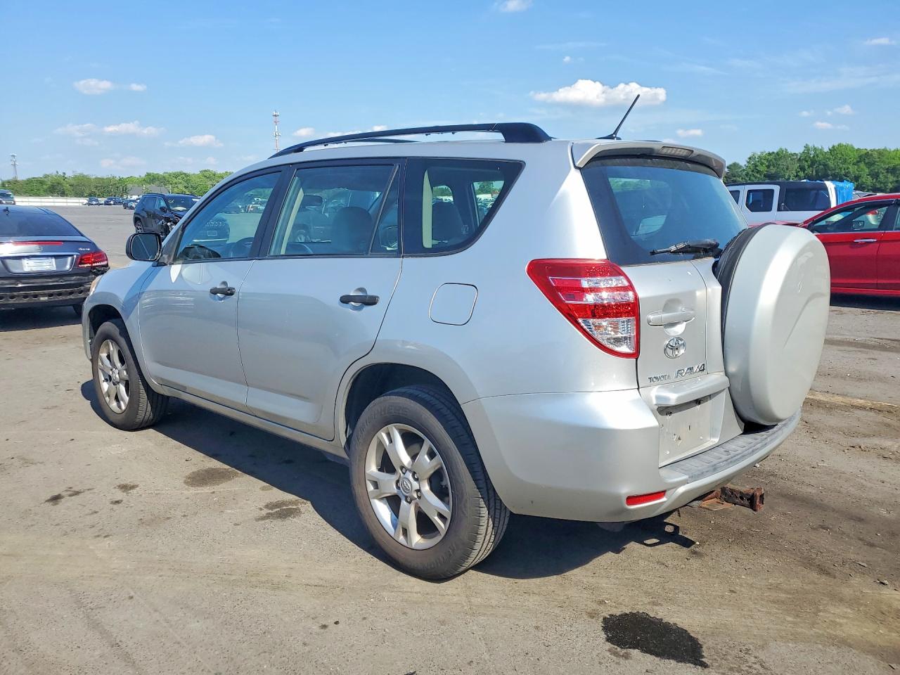 2010 TOYOTA RAV4 BASE photo 3