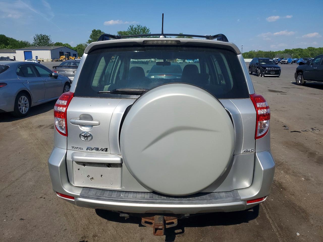 2010 TOYOTA RAV4 BASE photo 11