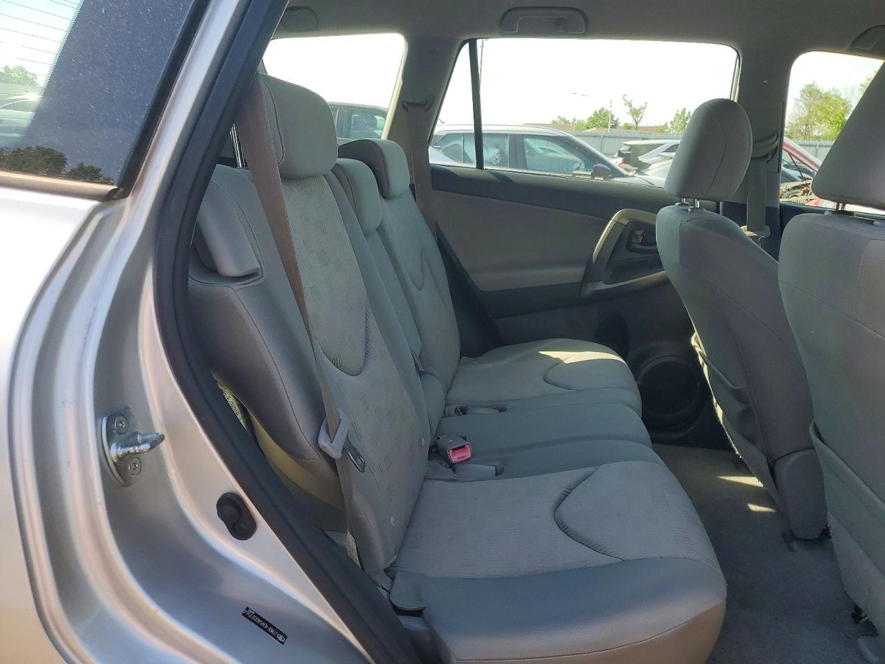 2010 TOYOTA RAV4 BASE photo 19