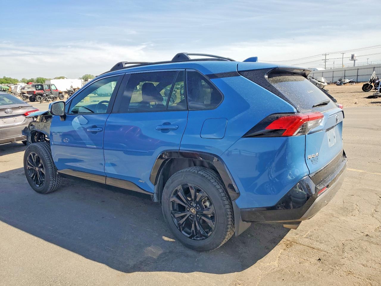 2022 TOYOTA RAV4 SE photo 3