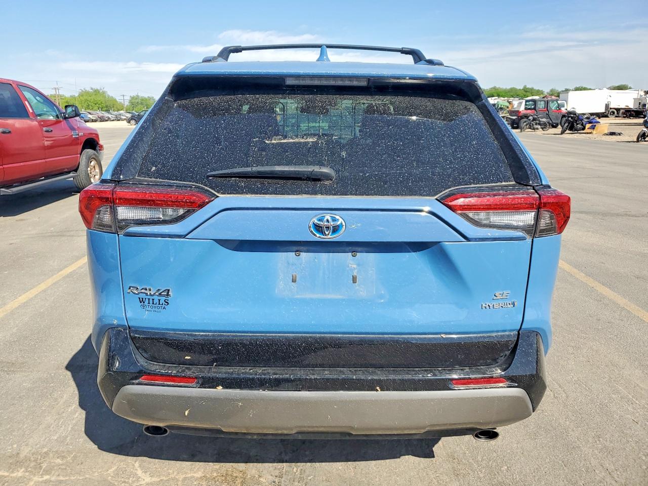 2022 TOYOTA RAV4 SE photo 11