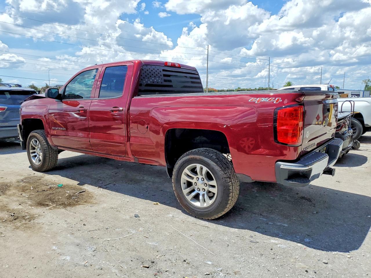 2017 CHEVROLET SILVERADO K1500 LT photo 4