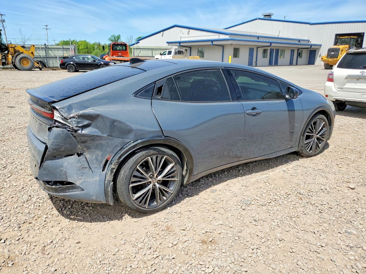 2024 TOYOTA PRIUS XLE photo 3