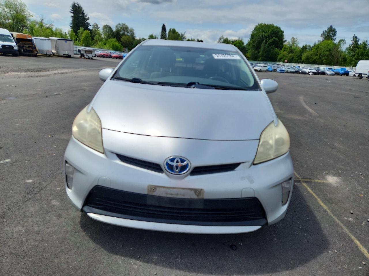 2013 TOYOTA PRIUS TWO photo 9