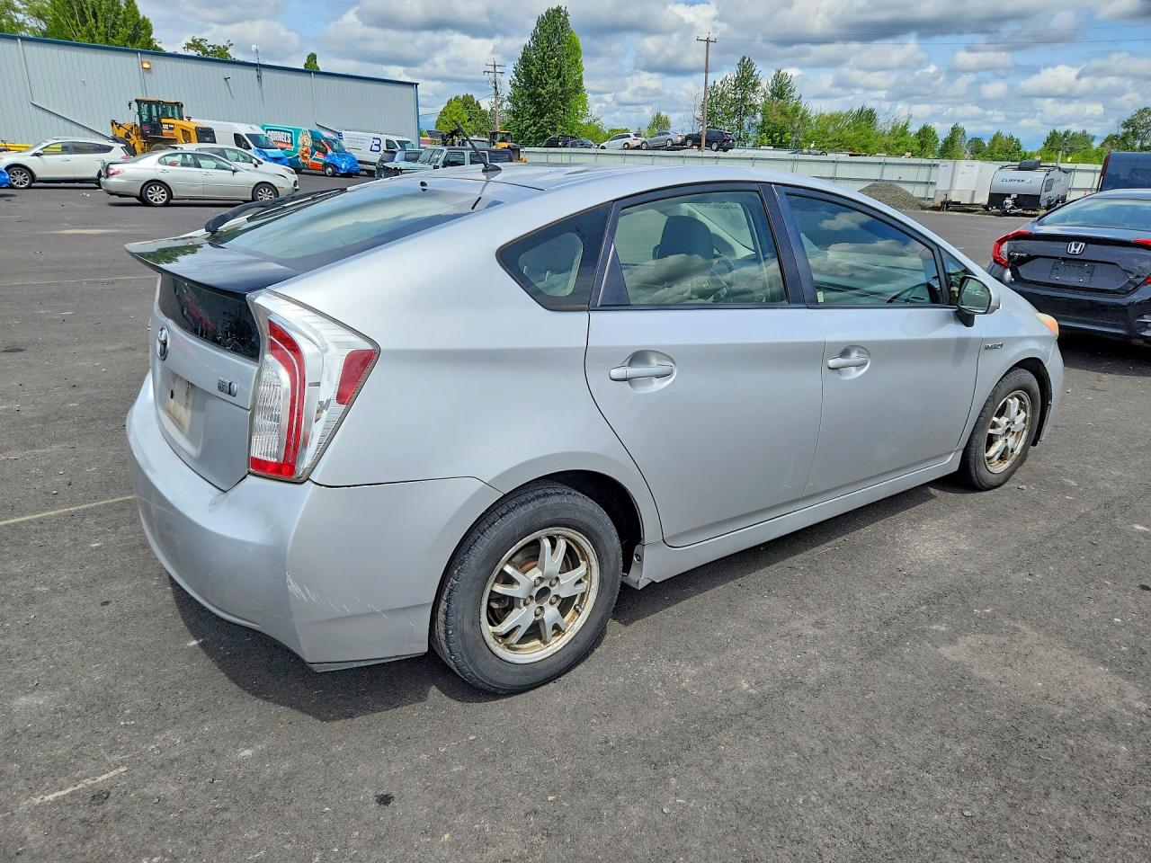 2013 TOYOTA PRIUS TWO photo 5