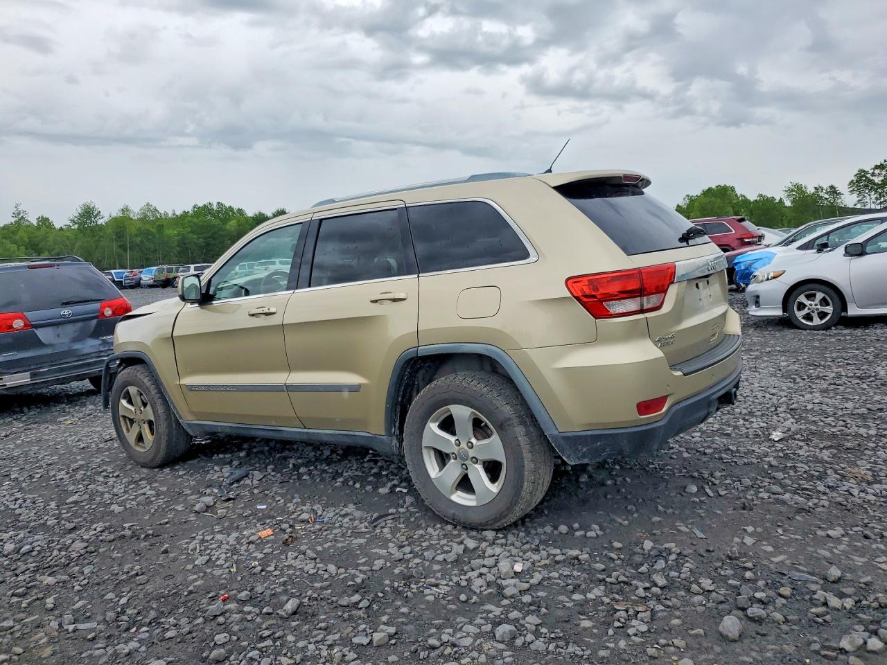 2011 JEEP GRAND CHEROKEE LAREDO photo 3