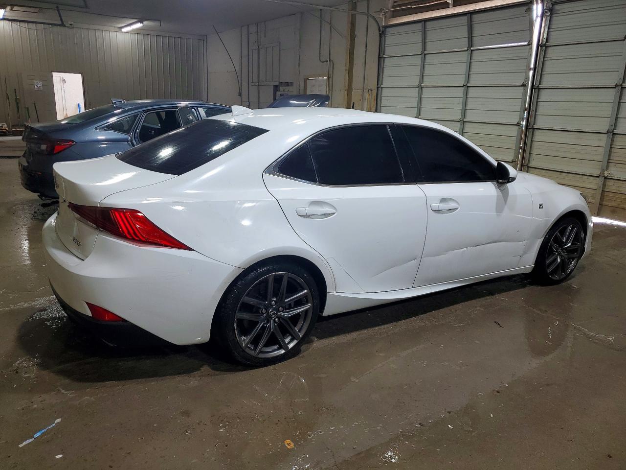 2018 LEXUS IS 300 photo 5