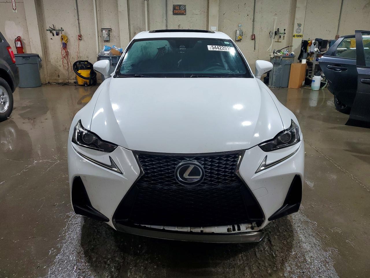 2018 LEXUS IS 300 photo 9