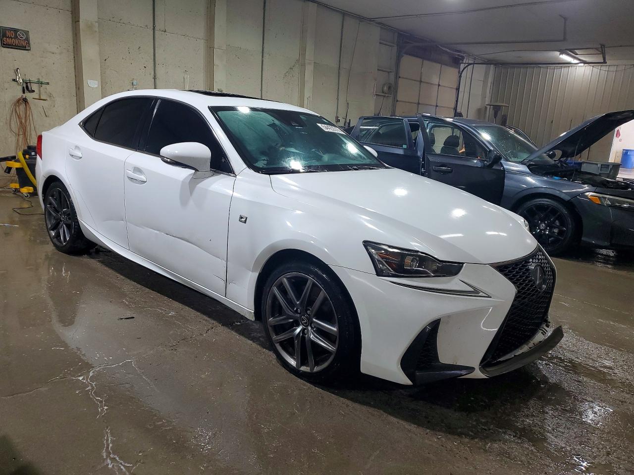 2018 LEXUS IS 300 photo 7