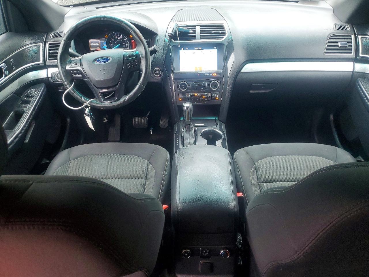 2017 FORD EXPLORER XLT photo 22