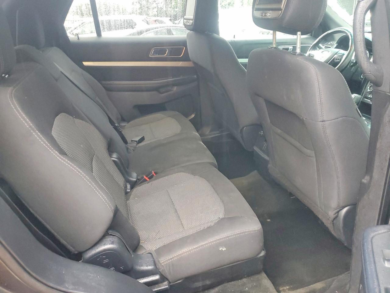2017 FORD EXPLORER XLT photo 31