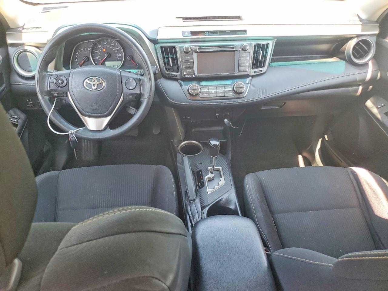 2015 TOYOTA RAV4 XLE photo 15