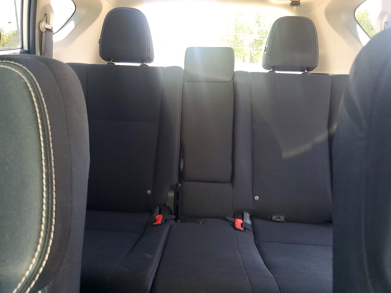 2015 TOYOTA RAV4 XLE photo 19