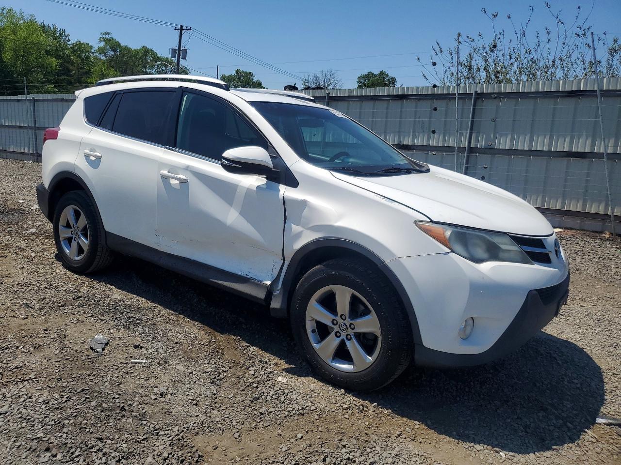 2015 TOYOTA RAV4 XLE photo 7