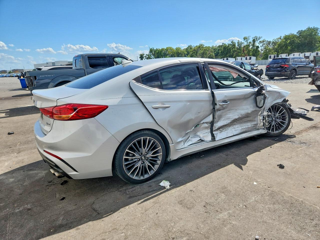 2018 HYUNDAI ELANTRA SPORT photo 5