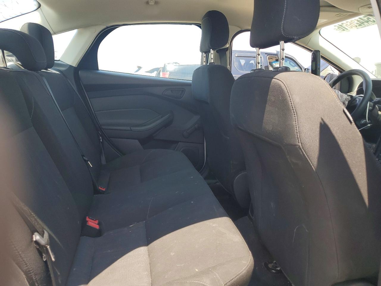 2017 FORD FOCUS photo 10