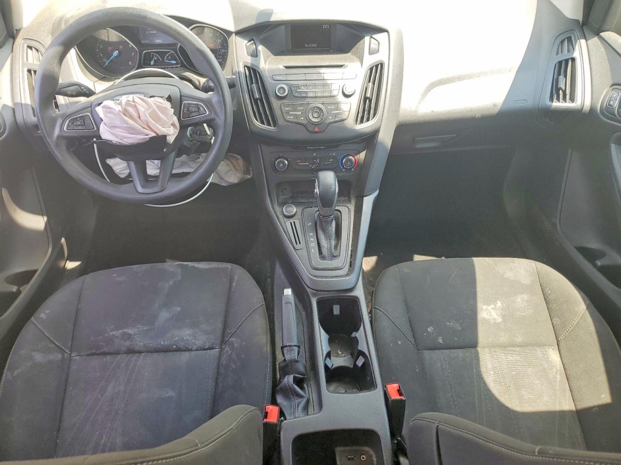 2017 FORD FOCUS photo 8