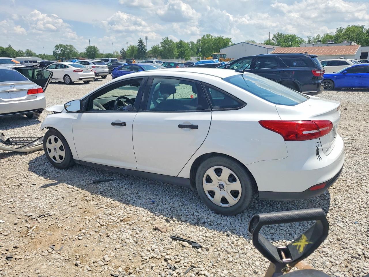 2017 FORD FOCUS photo 2