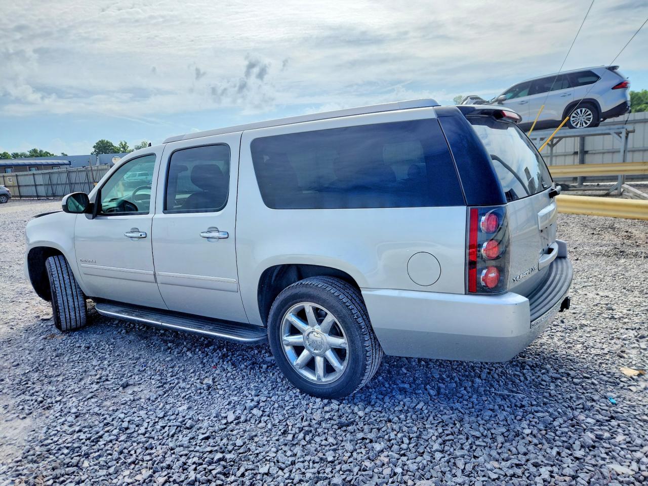 2014 GMC YUKON XL DENALI photo 3