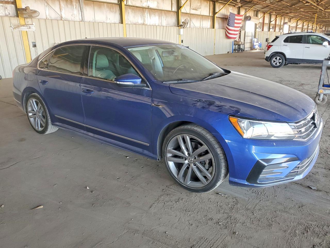 2017 VOLKSWAGEN PASSAT R-LINE photo 4