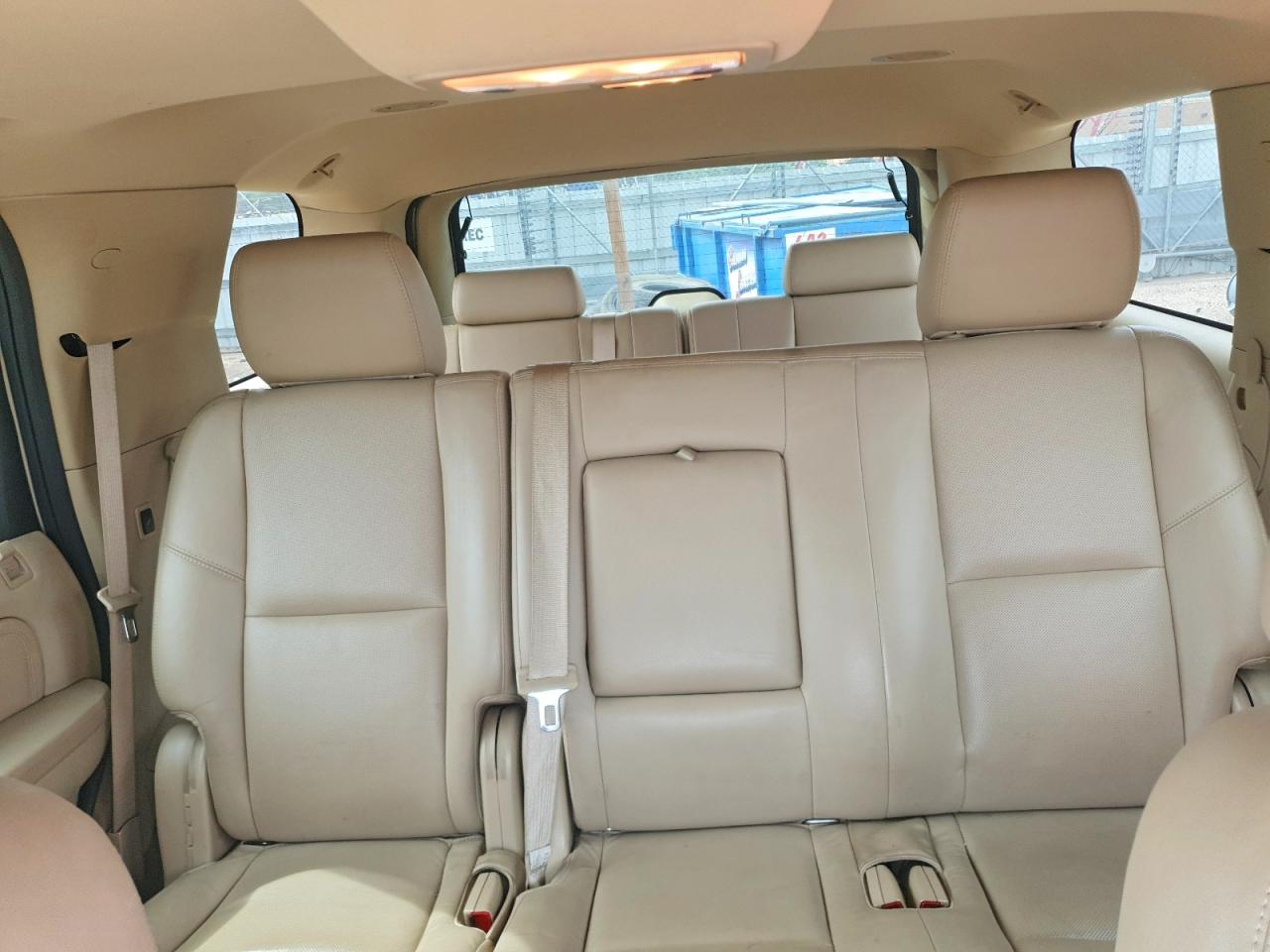 2012 CADILLAC ESCALADE LUXURY photo 10