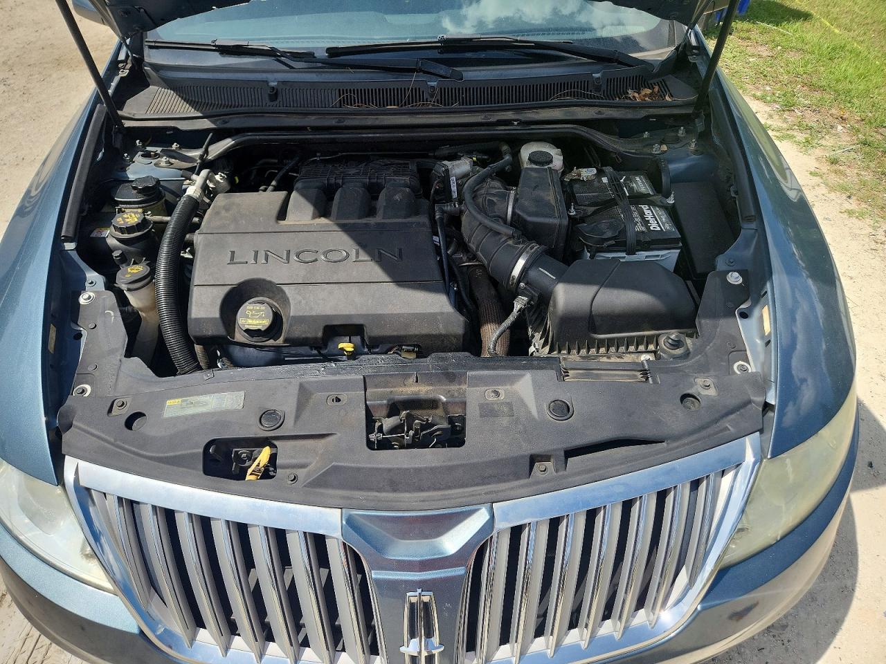 2010 LINCOLN MKS photo 21