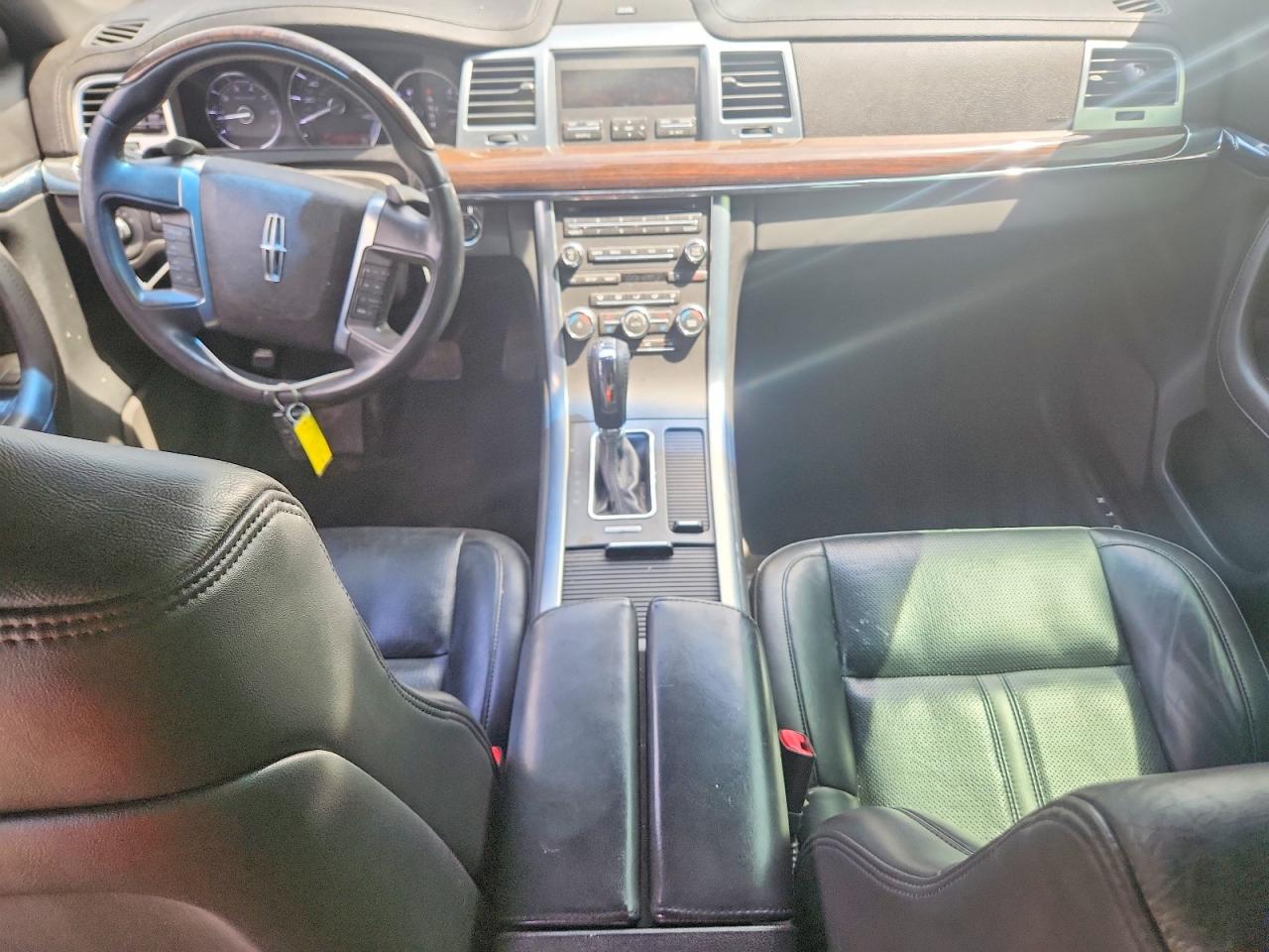 2010 LINCOLN MKS photo 15
