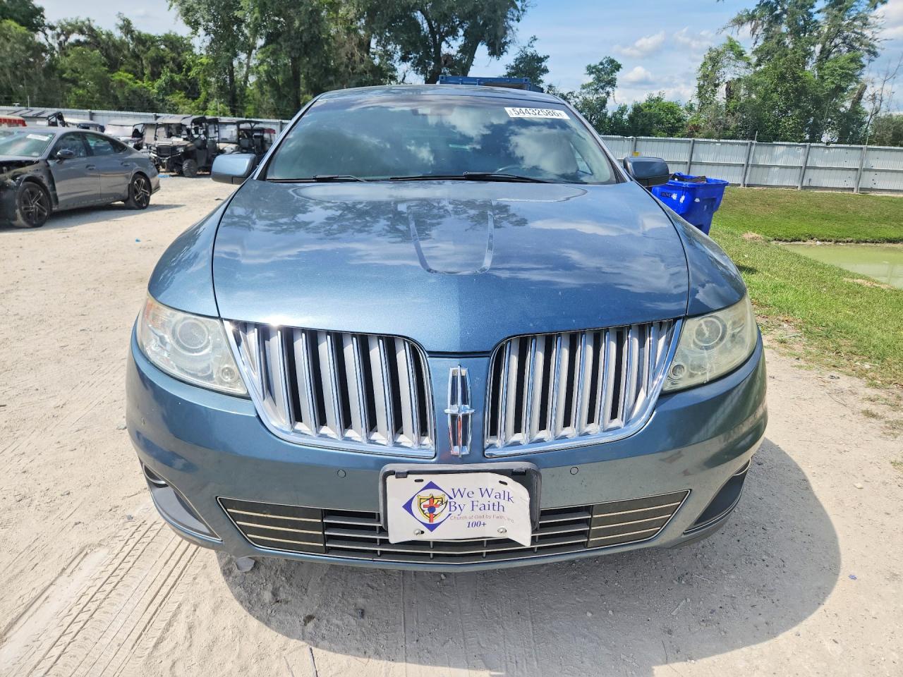 2010 LINCOLN MKS photo 9