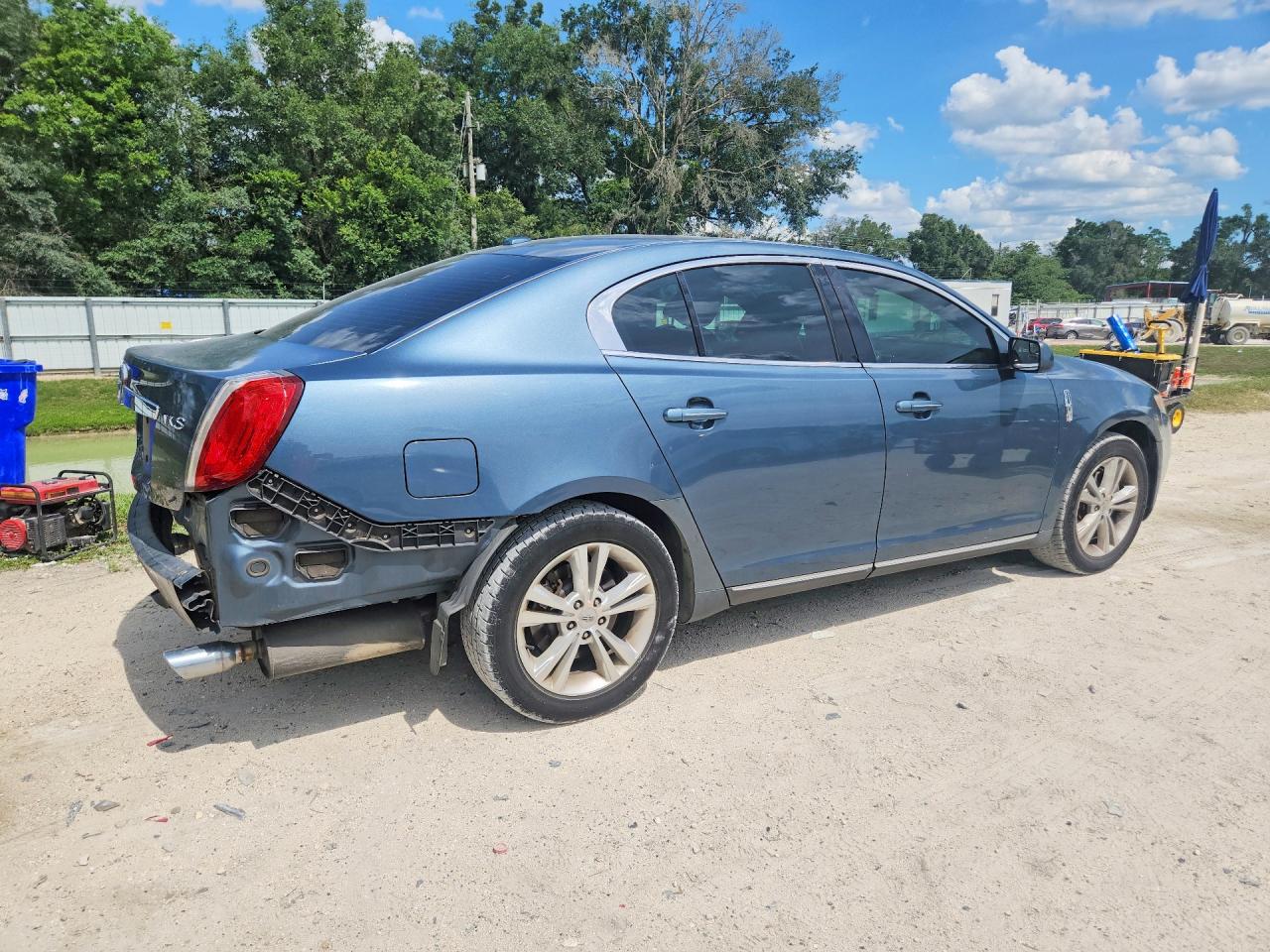 2010 LINCOLN MKS photo 5