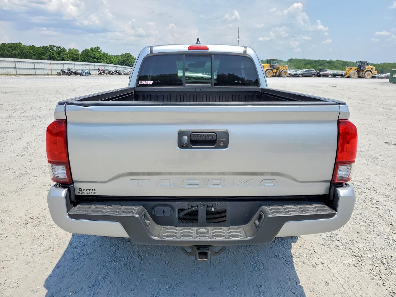 2022 TOYOTA TACOMA SR V6 photo 11